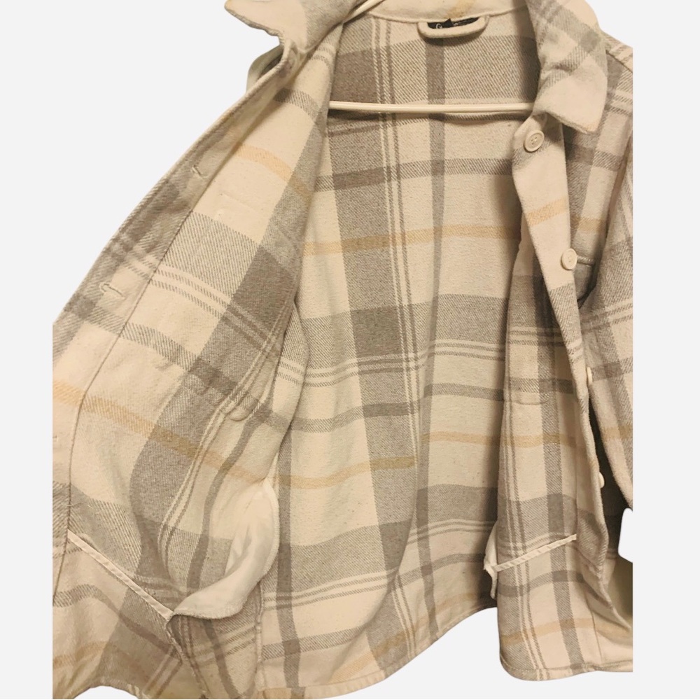 Woman’s George Plaid Button-Up Jacket - Picture 5 of 8